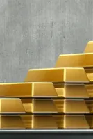 Gold Surges Despite Economic Challenges