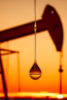 Oil prices fall with US-Iran tensions, winter supply disruptions in focus