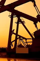 Crude oil futures rise over 1% after US threatens military action against Iran