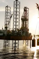 Brent Set for Weekly Gain as Houthi Attacks Rattle Saudi Oil Supply