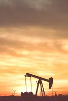 Oil Prices Set to Slump 19% in May as Market Bets on U.S.-Iran Deal
