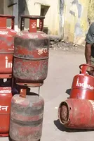 Govt resumes distribution of commercial LPG cylinders in various states