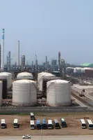 Brent oil rises 7 percent on report US considering military options to break Iran deadlock 