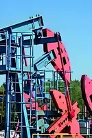 Russia's oil and gas revenue down 43% y/y in March, finance ministry says