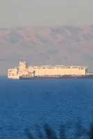 Ships continue Red Sea transit despite attacks and Houthi blockade, reports NYT