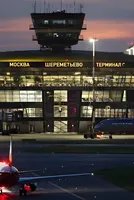 High airfares may persist even as jet fuel prices fall