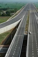 Innovative technologies to enhance energy efficiency in India's road infrastructure 