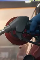 US Gasoline Prices Slip 1.5% in January 2026 on Ample Supply