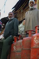 Oil shortages escalate from wars in Iran and Ukraine, with few signs of relief 