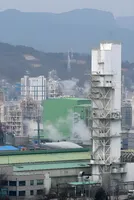 LG Chem Shuts Yeosu Plant, but Government Draws Line Against 'April Crisis' Talk 