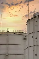 Japan Weighs Stockpiling U.S. Crude to Strengthen Energy Security