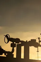 Brent Tops $106 as Iran Tensions Escalate