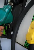 $100 crude shock: Oil cos lose Rs 5/litre on petrol, Rs 23 on diesel as pump prices stay frozen