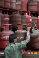 LPG bookings fall to 77 lakh; no fuel shortages, online bookings rise after govt campaign