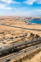 If Ormuz closes, the world freezes: the 1,200 km Saudi Petroline transports oil from the Gulf to the Red Sea, operates near 7 million barrels/day, and becomes a geopolitical weapon in the crisis with the US. 