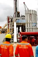 Americas oil production growth cushions blow from Hormuz closure, experts say