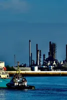 Petrochemicals and Pills: How the Iran War Exposed Medicines' Oil Vulnerability 