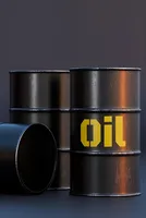 Crude drops 5% as tensions ease; chemical markets signal softening 