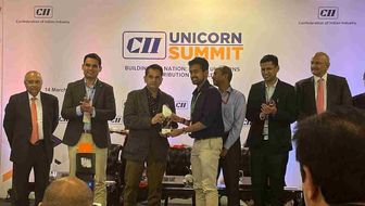 oxyzo-honored-as-new-unicorn-of-the-year-2022-at-cii-unicorn-summit-2024
