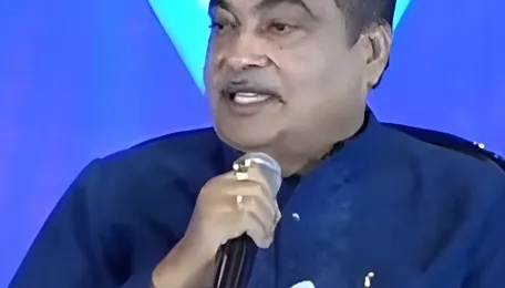 Gadkari Asks Maharashtra to Cut EV Charging Rate to ₹5 Per Unit 