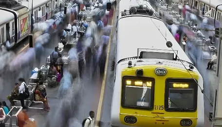 Mumbai Western Line Delays Test Commuter Mobility