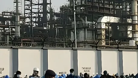 Massive fire at Haldia Petrochemicals' plant in India, several workers injured, local media says 