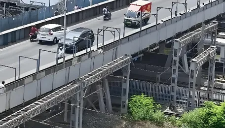 Mumbai Elphinstone Bridge Shuts Tonight For Eco Flyover And Connector