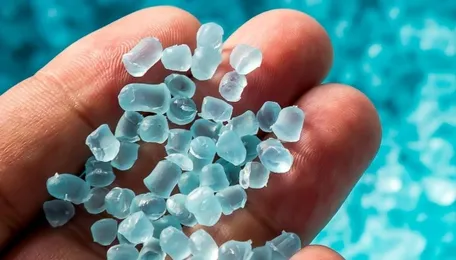 The impacts of a 70% reduction of single-use plastics on the petrochemical industry 