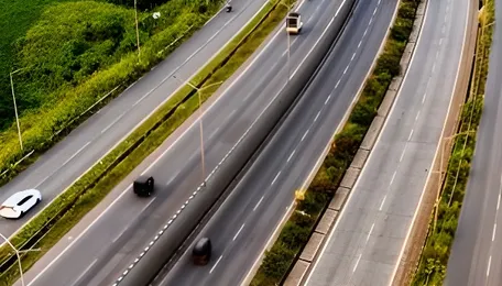 Centre Reviews Over 7,700 km of National Highway Projects Across Three Regions 