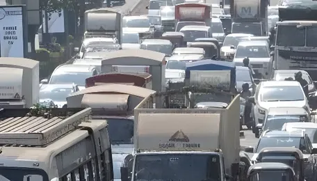 Mumbai Police Test Odd Even Parking Rule In Dahisar