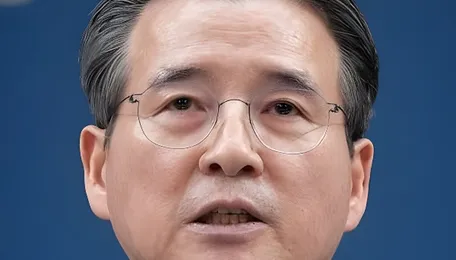 Kim Yong-beom urges restraint on naphtha export ban to protect Korea’s credibility - CHOSUNBIZ 