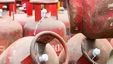 Indore LPG Portal Closure Disrupts New Connections