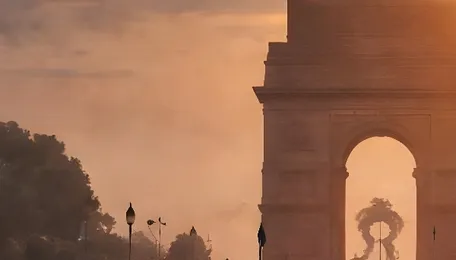 Delhi Air Quality Holds Moderate Amid Rising Heat