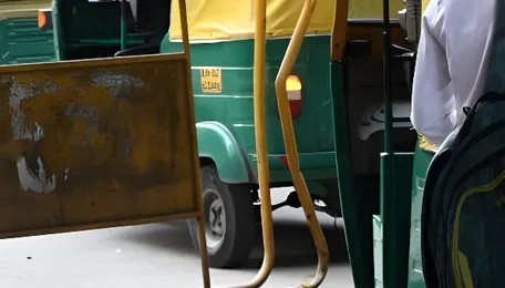Bengaluru LPG Crisis Disrupts Auto Rickshaw Transport Services