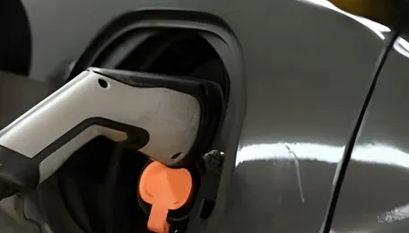 Balancing Growth and Risk in India's Rapidly Expanding EV Financing Market 