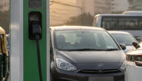 Electric Vehicles in India Reshape Urban Car Demand 