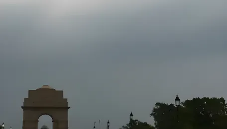 Delhi Weather Update Signals Wetter Week Ahead