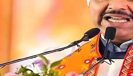 ‘Your survival is at stake’: Fadnavis’s blunt warning to Thackerays over ‘fake’ Mumbai threat 