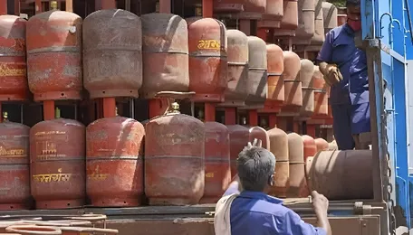 Mizoram to deliver LPG cylinders to homes in district HQ towns by 2026 