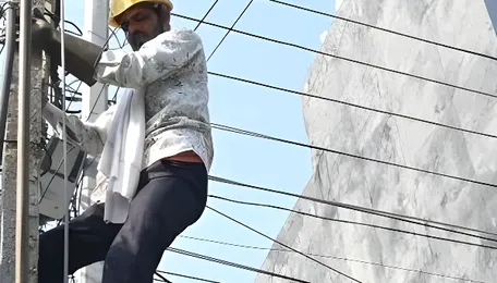 Gurugram Housing Clusters Face Prolonged Power Disruption