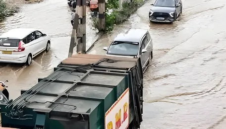 Bengaluru Rain Threat Raises Fresh Mobility Concerns