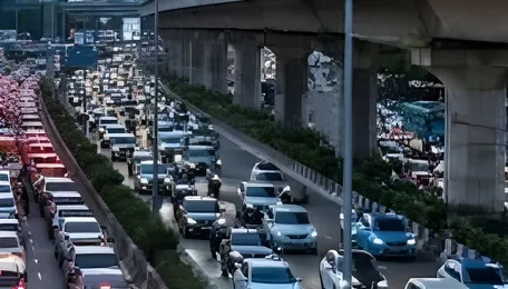 Pune Traffic Crisis Exposes Growing Mobility Gaps