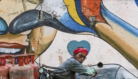 West Asia crisis: OMCs stare at ₹40,484 crore LPG losses by May-end