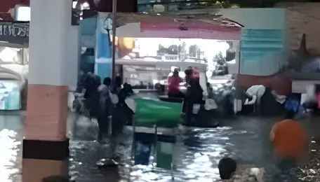 Pune Station Water Overflow Raises Passenger Safety