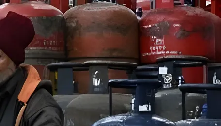‘Doubled in months’: Karnataka hoteliers seek LPG price rollback amid crude rate decline | India News 