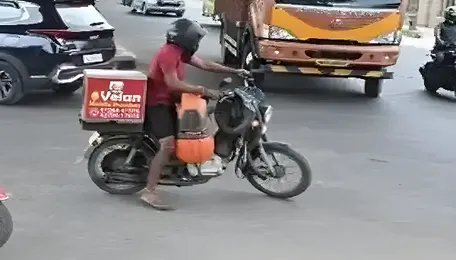 Chennai Road Congestion Raises Civic Safety Concerns