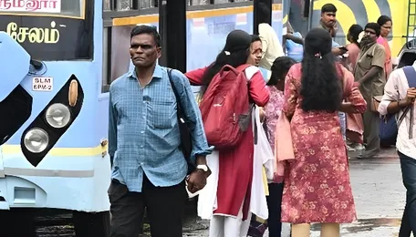 Passengers demand toilet and bus shelter at Seelanaickenpatti bypass junction in Salem 