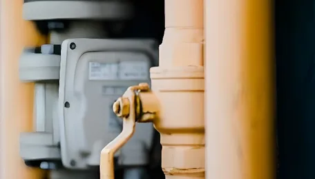 European Gas Tops 101 Euros for First Time Since 2022