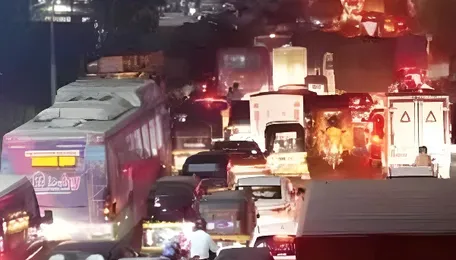 Thane faces rising traffic congestion due to mismatch between vehicle numbers and road infrastructure 