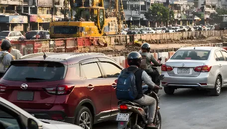 Pune Traffic Diversion Begins on Satara Road for Metro Work